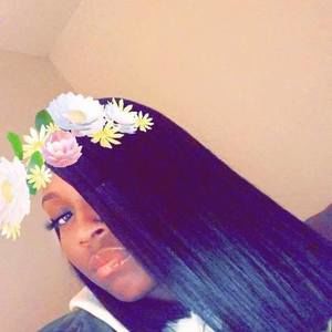 Meet your Posher, Yasmine